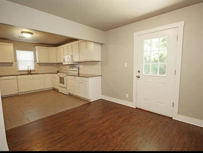 Foto del edificio - 1205 W Brooks St