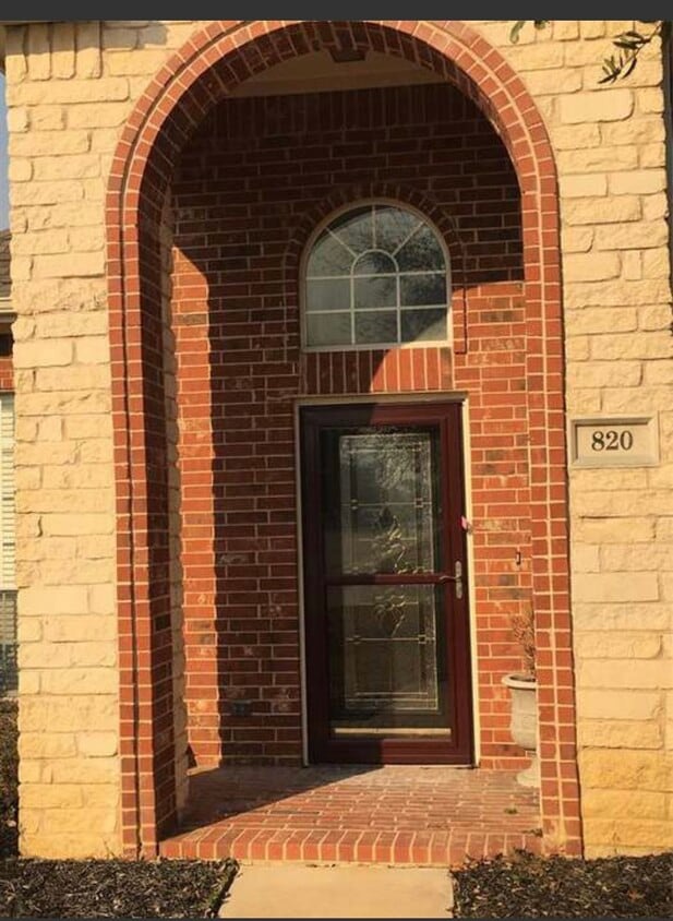 Photo - 820 Flagstone Dr (Burleson, TX)