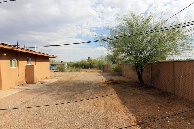 Unit D - 1008 S Main St