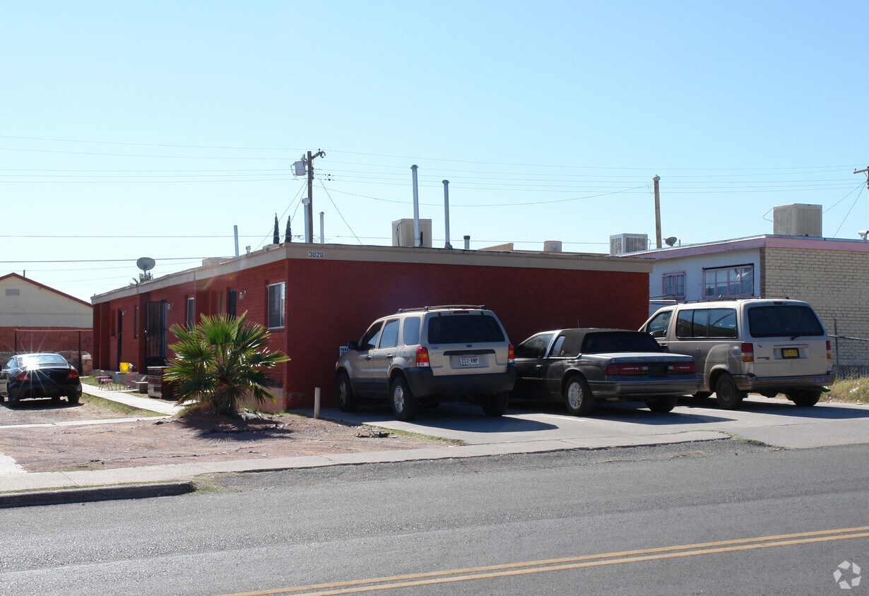 Primary Photo - 3828-3832 Hayes Ave