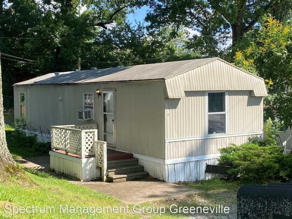 2 br, 1 bath House 44 Pebble Hill Park House Rental in Greeneville