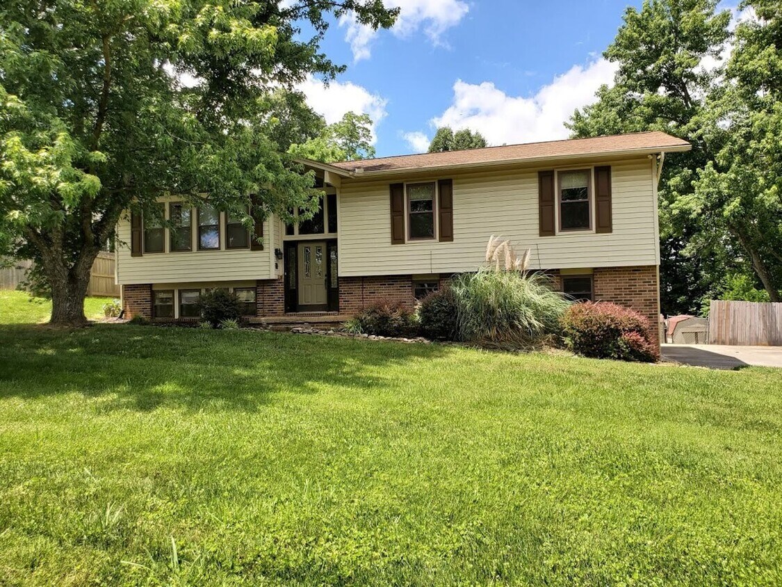 11511 Foxford Dr, Knoxville, TN 37934 House Rental in Knoxville, TN