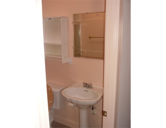 Foto del edificio - 2412 Calverton Heights Ave