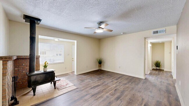 Foto del edificio - Charming Northeast Heights Rental - Pet Friendly!