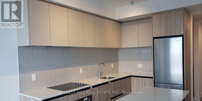 Photo du bâtiment - 7950 Bathurst St