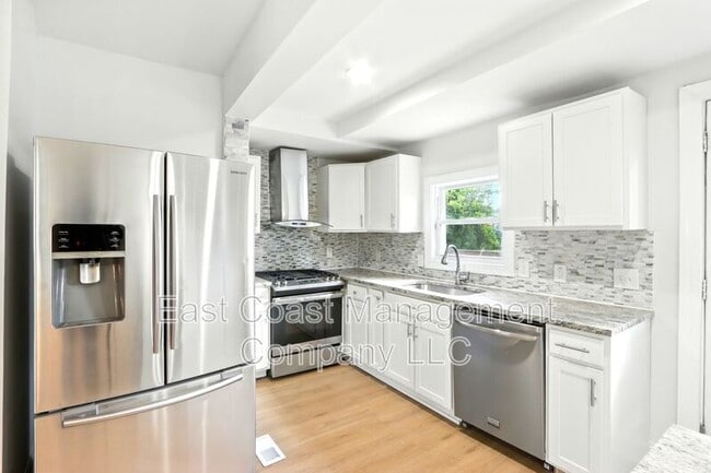 Building Photo - 3103 Rosekemp Ave