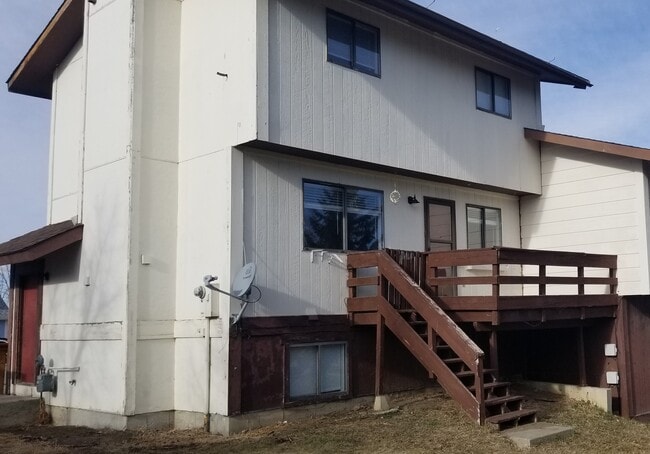 Building Photo - 619 Willow Creek Ct