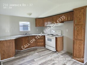 Building Photo - 210 Jamback Rd