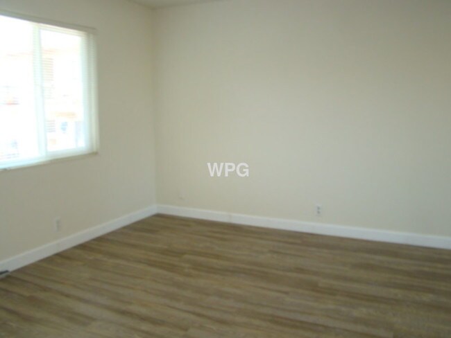 Building Photo - 1378 Reeve St