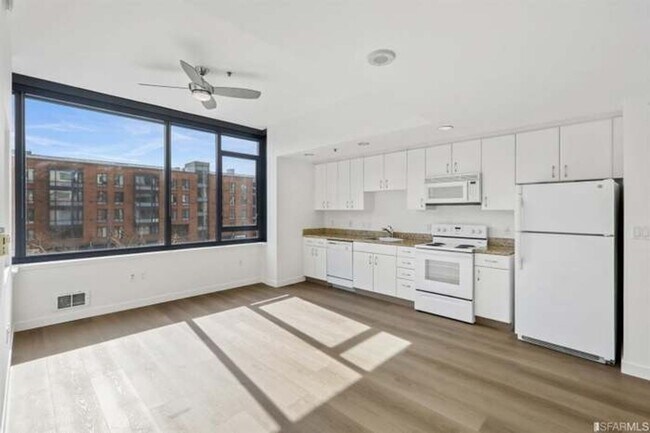 Foto del edificio - Stylish 1BR Condo in Prime Mission Bay Loc...