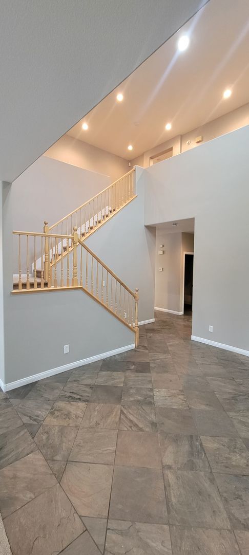 Building Photo - Lone Mountain Heights Luxury Living!  1ST ...