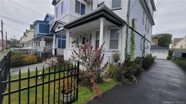 Foto del edificio - 532 Carroll Ave