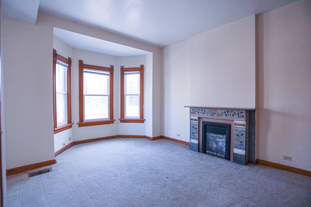 Primary Photo - 3464 N Clark St