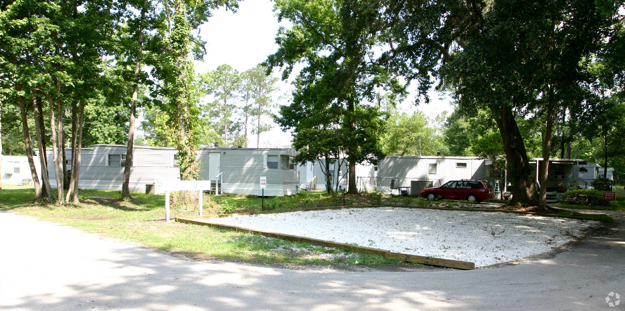 Foto principal - Pineland Garden Mobile Home Park