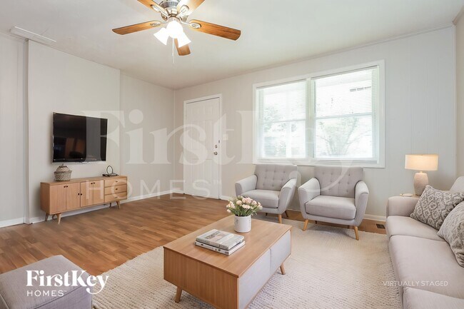 Foto del edificio - 4971 Oakdale Dr