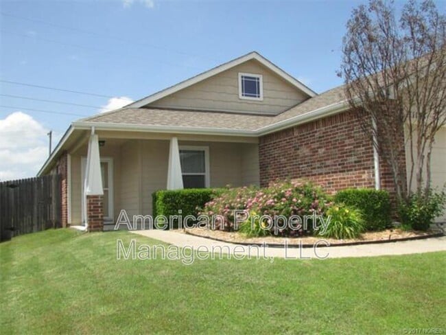 Building Photo - 11108 N 143rd E Ave