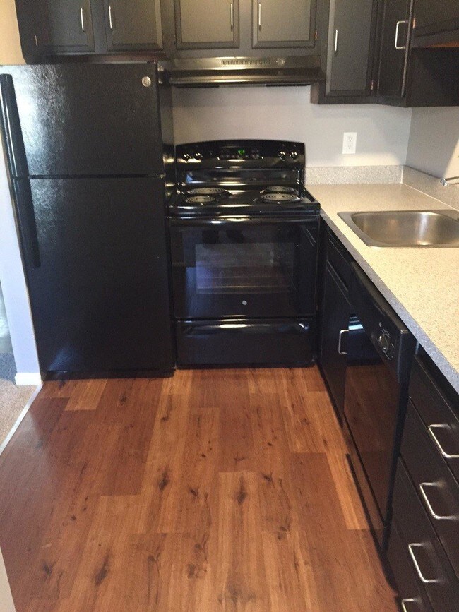 Building Photo - 2035 Altamont Ct