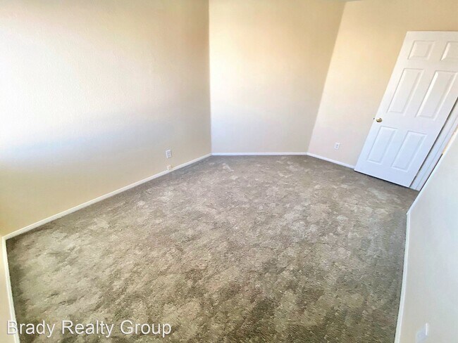 Foto del edificio - 5 br, 3 bath House - 7309 Mercado Court
