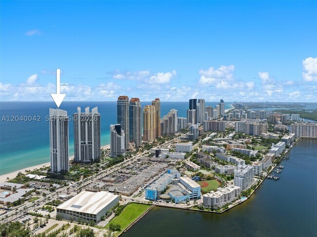 Foto del edificio - 18201 Collins Ave