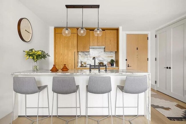 Building Photo - 2 bedroom in Brooklyn NY 11211