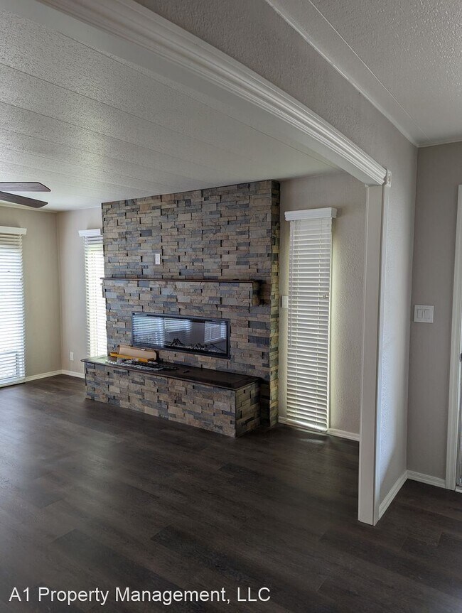 Building Photo - 2 br, 2 bath House - 1663 White Oak Circle