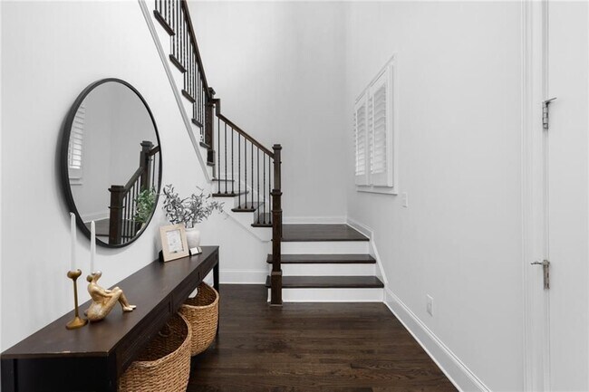 Foto del edificio - 5391 Whitaker St