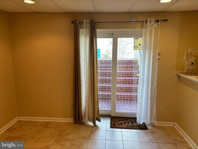 Foto del edificio - 7208 PURPLE Ave