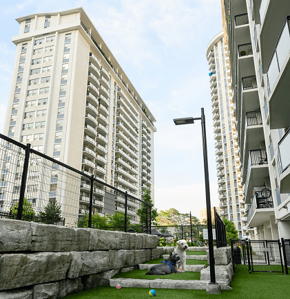 Photo du bâtiment - Village Green Community