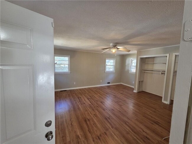 Foto del edificio - 948 Green Valley Rd SW