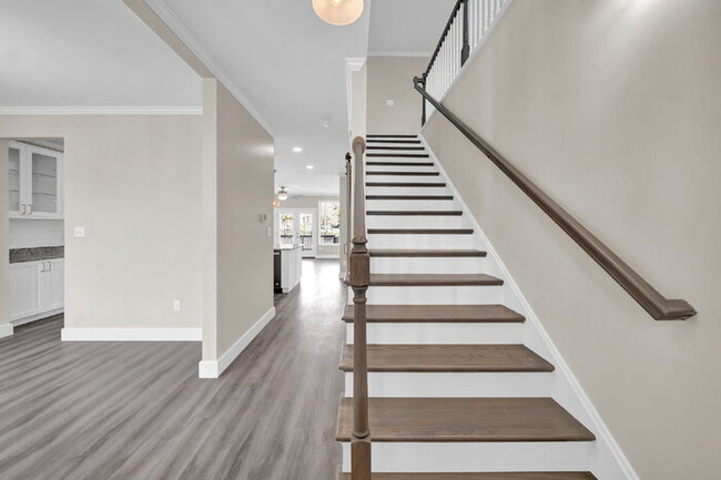 Building Photo - 15401 Adelay Ct