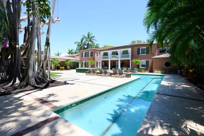 Foto del edificio - 1125 N Flagler Dr