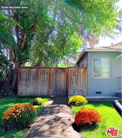 Building Photo - 990 N Los Robles Ave