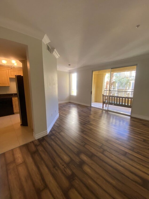 Foto principal - Gorgeous unfurnished 1 bedroom at the fabu...