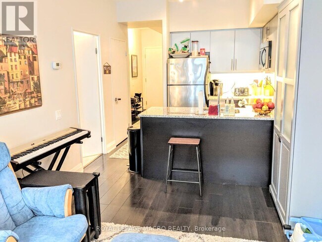 Building Photo - 83 Redpath Ave