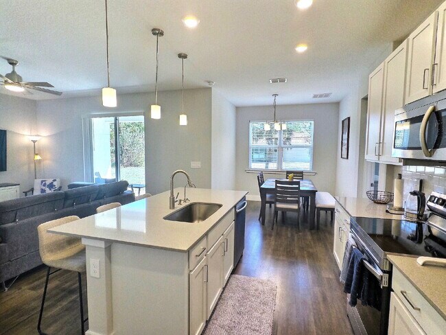 Foto del edificio - Great turn key rental in North Port!