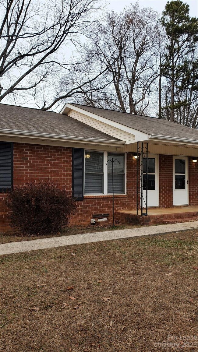 Foto del edificio - 2660 Aden Ave