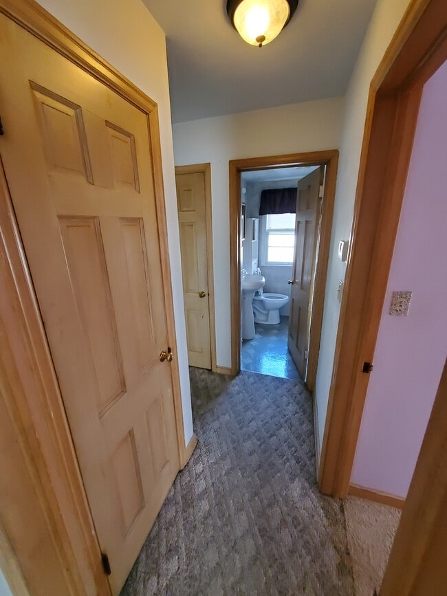 Building Photo - 1475 Saint Clair Ave