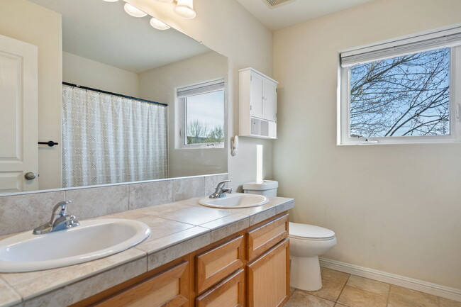 Foto del edificio - 895 SW 170th Ave