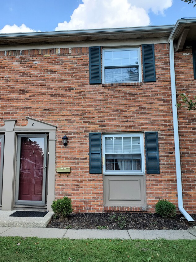Primary Photo - 4854 Wickford Dr E