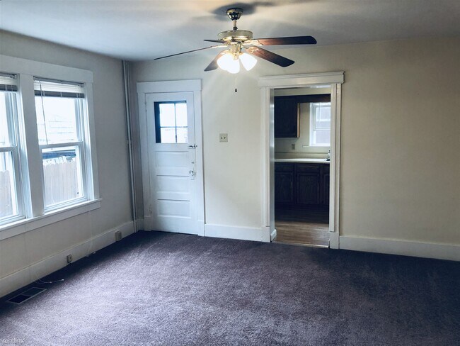 Building Photo - 2 br, 1 bath Duplex - 524 Rotteck St