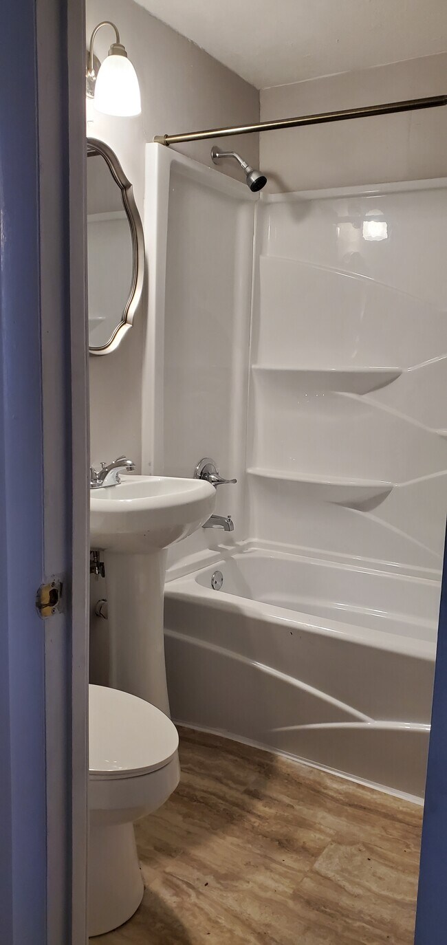 Baño - 2216 Bandler Rd