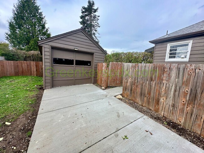 Photo - Charming 1 Bed 1 Bath with Huge Yard House