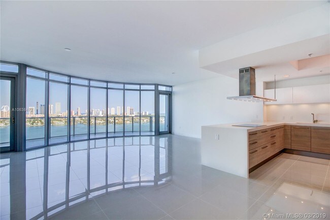 Foto del edificio - 17111 Biscayne Blvd