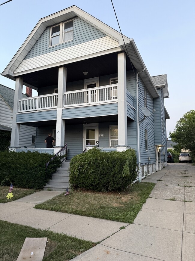 Building Photo - 1623 Hopkins Ave