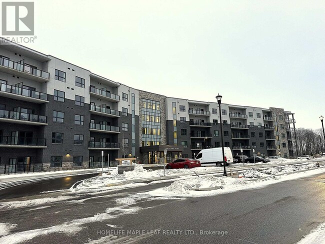 Photo du bâtiment - 1100 Lackner Pl