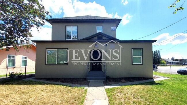 Building Photo - 317 Union St