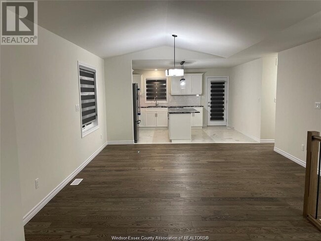 Building Photo - 383 Mulberry Ln