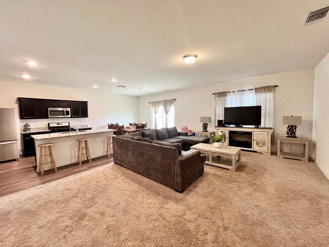 Building Photo - ** Application Received** Beautiful 4 Bedr...