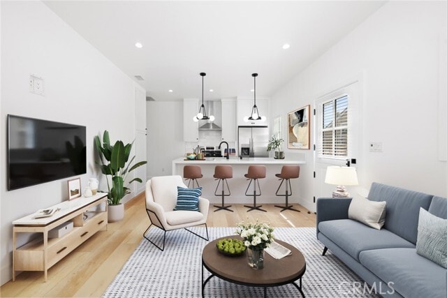 Foto del edificio - 1637 Irvine Ave
