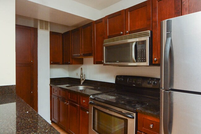 Foto del edificio - 4180 N Marine Dr